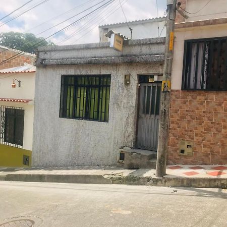 Hostal La 18 Pereira Luaran gambar